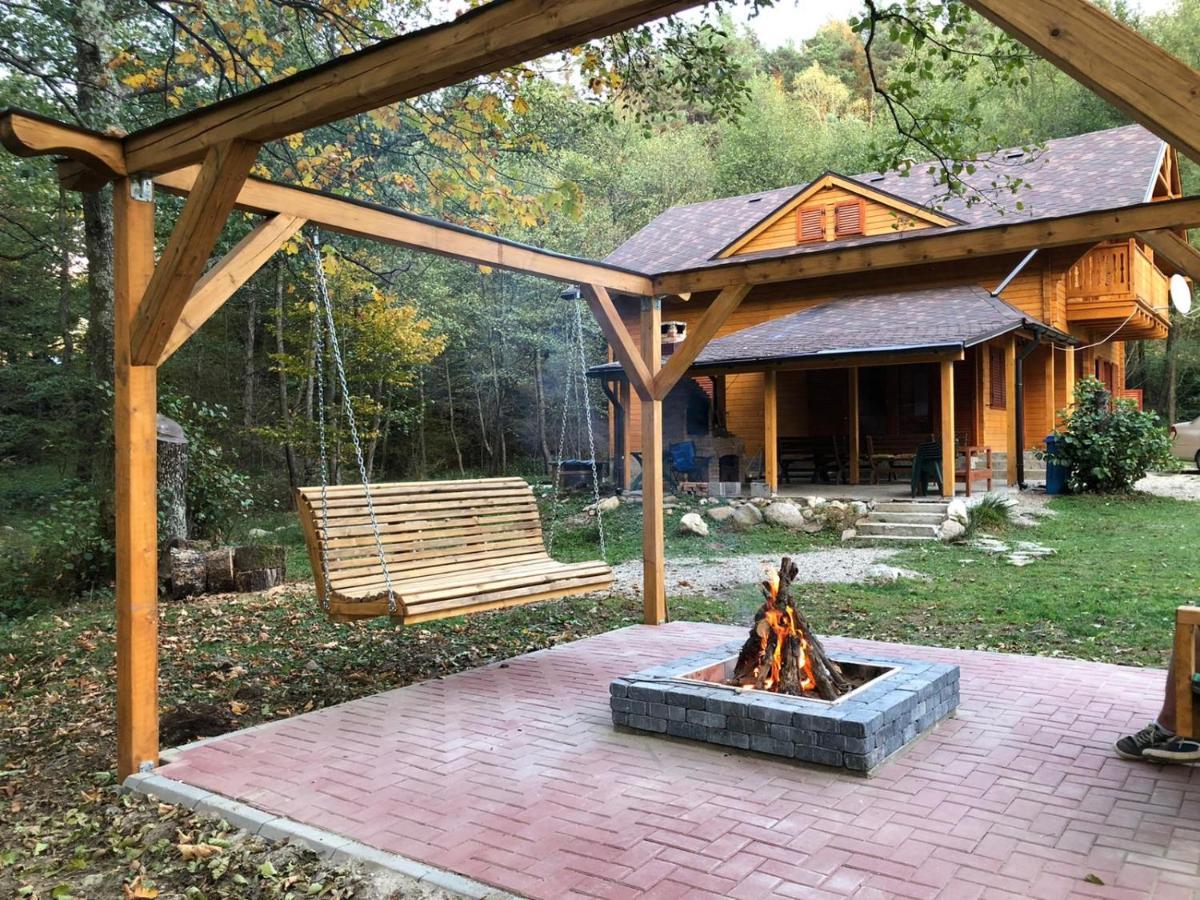 Chalet By The River Văliug Екстериор снимка