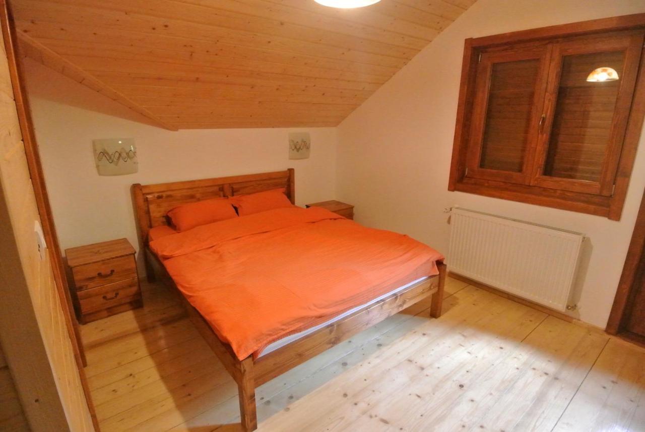 Chalet By The River Văliug Екстериор снимка